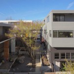 Three structures create a sheltered garden courtyard || construction: DEFORM | design: LLOYD RUSSELL, AIA | photo: KMC
