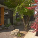 Exterior courtyard w/ private patios || construction: DEFORM | design: LLOYD RUSSELL, AIA | photo: KMC